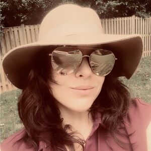 Meet your Posher, Amanda